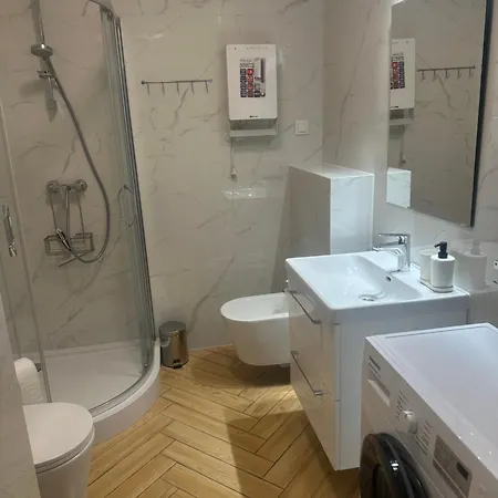 Sosnowy Nadmorski Zakatek Blisko Plazy Z Parkingiem